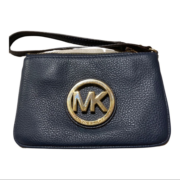Michael Kors Handbags - Genuine Michael Kors Wristlet